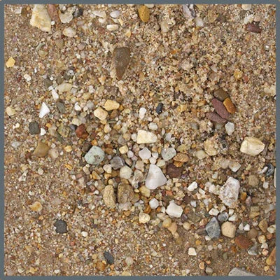 Sable naturel pour aquarium, mélange de grains et graviers multicolores, vue rapprochée