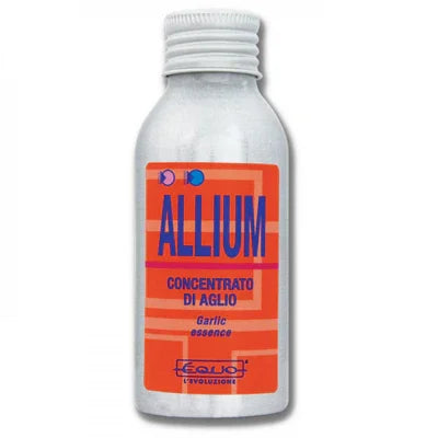 Concentrated garlic essence for aquariums, enhancing fish health and vitality