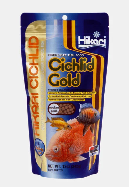 Nourriture pour poissons cichlidés Hikari Cichlid Gold en sachet, photo d’aquarium.